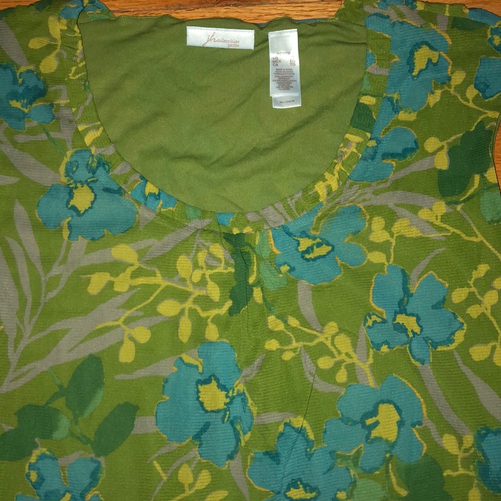 JH Collectibles Petite Blouse - Picture 3 of 4
